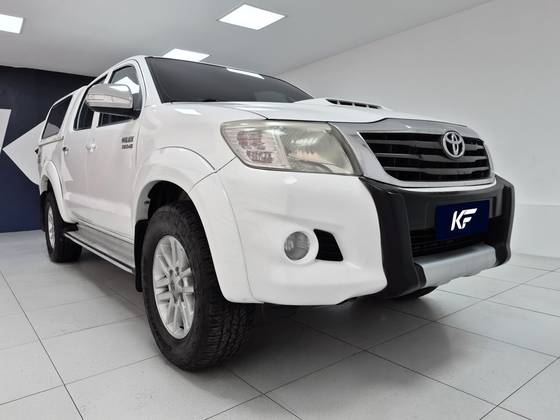 TOYOTA HILUX 3.0 SRV 4X4 CD 7 LUGARES 16V TURBO INTERCOOLER DIESEL 4P AUTOMÁTICO